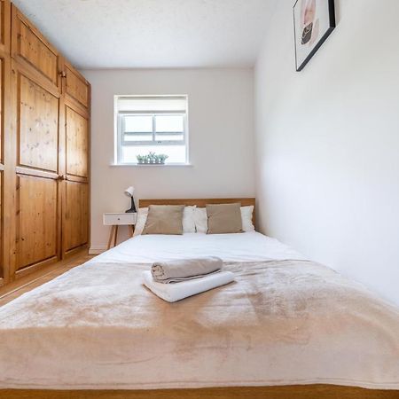 Stansted Airport & Bishops Stortford Town Centre Professional Apartment Esterno foto